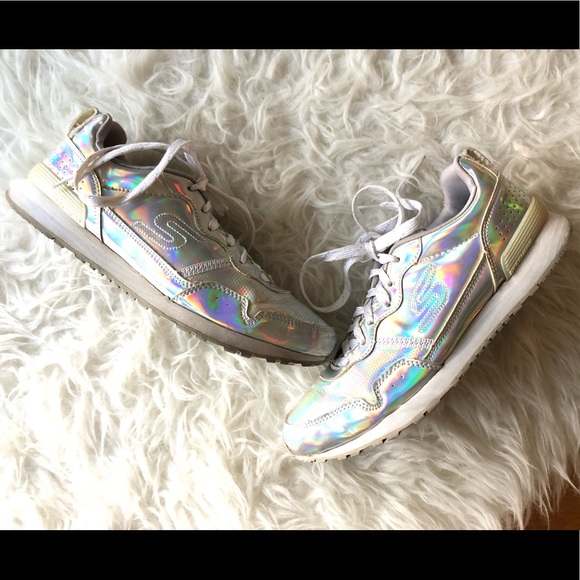 skechers hologram